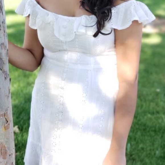 White dress - Picture 3 of 6